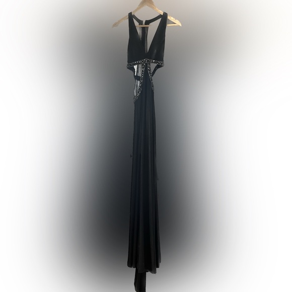 Designer Gown - Picture 6 of 6